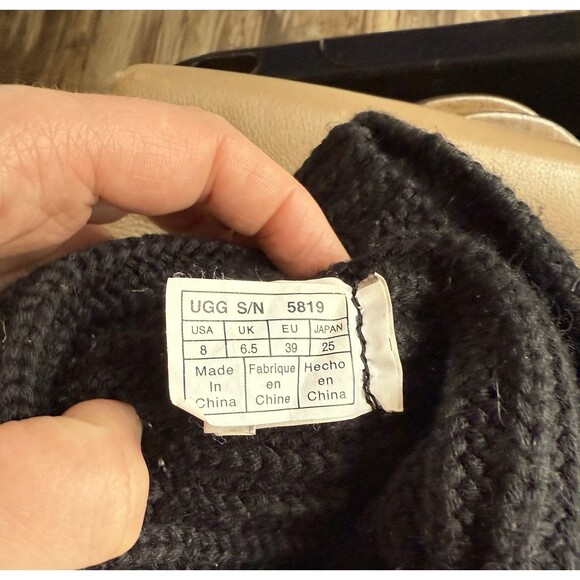 UGG Classic Cardy II Flat Boots Black Knit UGG-pure Sock-liner Buttons Size 8 - Picture 5 of 5